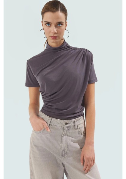 Yazlık Kısa Kollu Bluz Esnek Örme Dik Yaka Fitted Kalıp Mükemmel Uyum Trend Tasarım