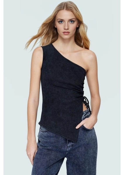 Eskitme Efektli Pamuklu Fitted Tek Omuzlu Bluz Yaz Koleksiyonu Modern Stil Şık Görünüm fiyatları