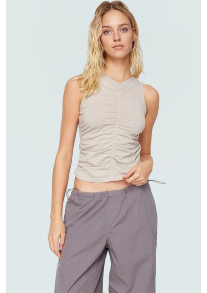 Pamuklu Likralı Penye Kadın Bluz Crop Bisiklet Yaka Büzgü Detaylı Günlük Stil Konforlu Kesim