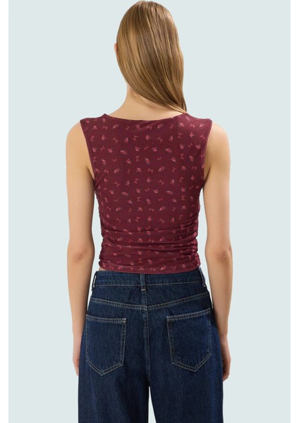 Fitted Kolsuz Örme Bluz Renk Kare Yaka Tül Kumaş Kaliteli Işçilik Günlük Kullanım Için modelleri