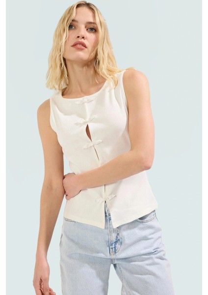 Yazlık Kaşkorse Bluz Aksesuar Detaylı Fitted Kalıp Pamuklu Kumaş Mükemmel Uyum Modern Stil