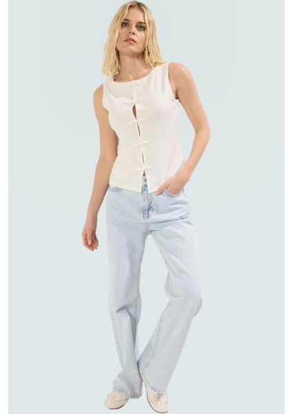 Yazlık Kaşkorse Bluz Aksesuar Detaylı Fitted Kalıp Pamuklu Kumaş Mükemmel Uyum Modern Stil fiyatları