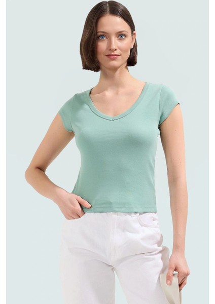 Vücuda Oturan Pamuklu Ribana Bluz Şık ve Rahat Yazlık Uzun Ömürlü Kullanım Trend Tasarım