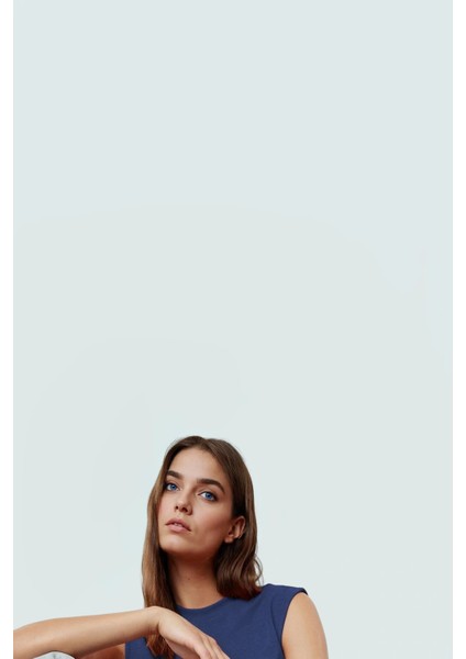 Rahat Yazlık Bluz Viskoz Ribana Bisiklet Yaka Vücuda Oturan Kalıp Şık Görünüm