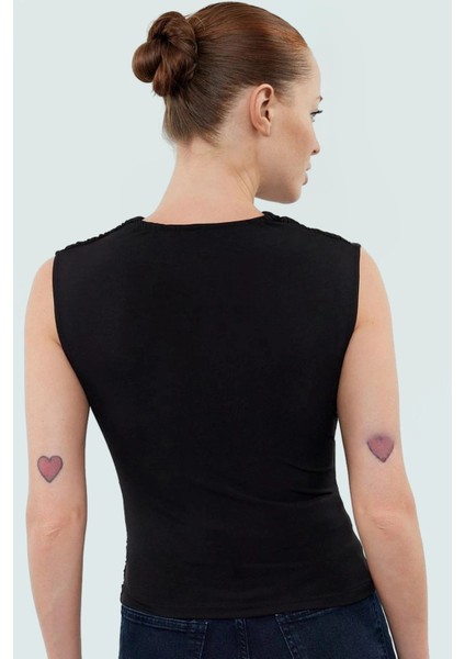 Yazlık Kolsuz Örme Bluz Renk V Yaka Büzgü Detaylı Rahat Kalıp Seçkin Malzeme Yüksek Kalite modelleri