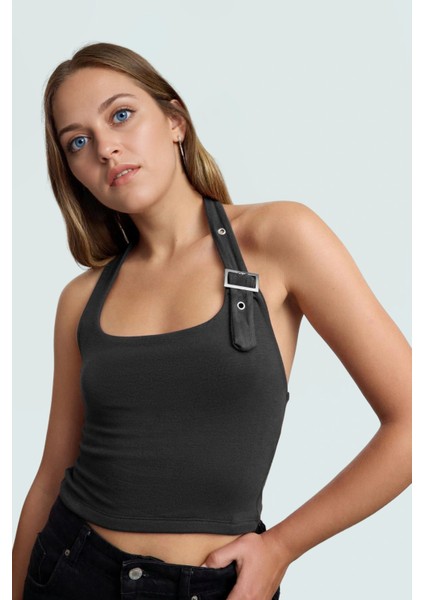 Aksesuar Detaylı Örme Crop Bluz %96 Viskoz %4 Elastan Yazlık Günlük Özenle Seçilmiş