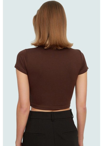 Kısa Kollu Crop Bluz V Yaka Fitted Kalıp Viskoz Kumaş Uzun Ömürlü Dayanıklı Malzeme modelleri