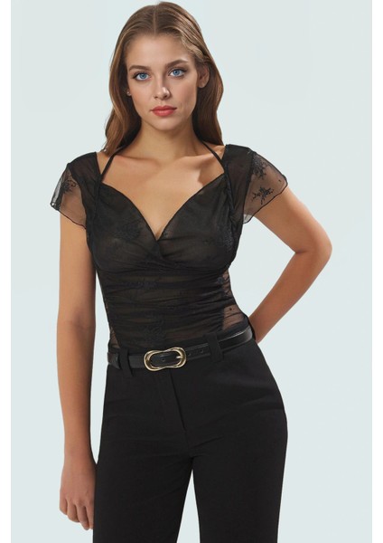 Rahat Yazlık Bluz Tül V Yaka Fitted Kalıp 93%polyester Modern Stil Kullanım