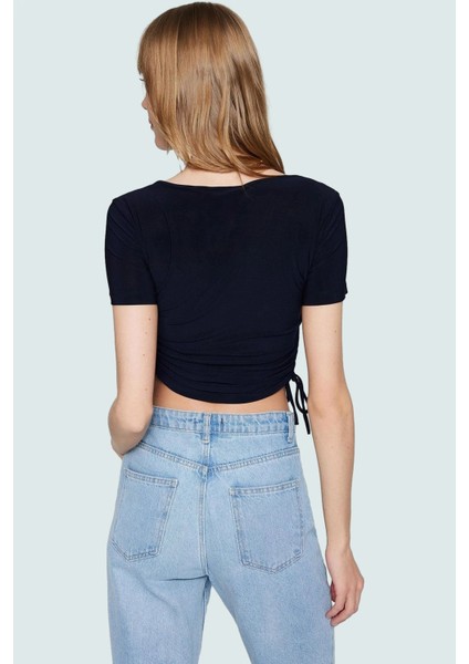 Fitted Vücuda Oturan Örme Bluz Kare Yaka Kısa Boy Günlük Konforlu Kesim Kaliteli Işçilik modelleri