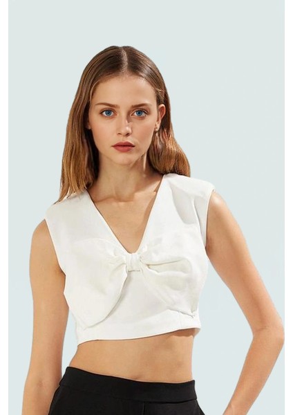 Kadın Kolsuz V Yaka Fiyonklu Crop Bluz Dokuma Kumaş Özenle Seçilmiş Seçkin Malzeme Uzun Ömürlü