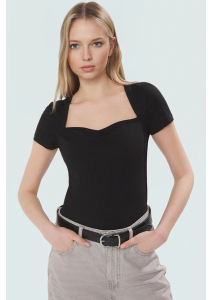 Regular Boy Likralı Penye Bluz Biyeli Detay Kalp Yaka Günlük Yüksek Kalite Uzun Ömürlü