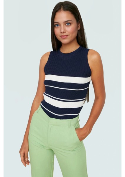 Renk Bloklu Kolsuz Triko Bluz Rahat Kalıp Polyester Yazlık Modern Stil Şık Görünüm Uzun Ömürlü