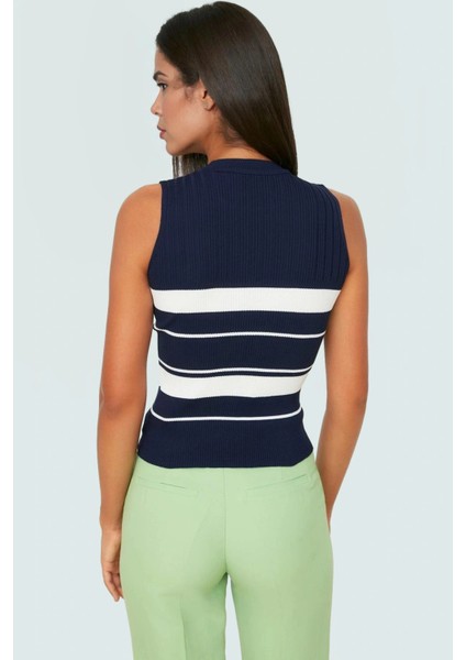 Renk Bloklu Kolsuz Triko Bluz Rahat Kalıp Polyester Yazlık Modern Stil Şık Görünüm Uzun Ömürlü modelleri