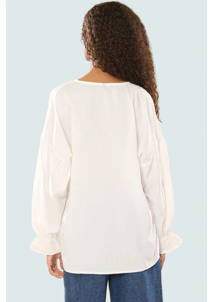 Kalp Nakışlı Pamuklu Bluz Rahat Şık ve Günlük Modern Stil Özel Tasarım Seçkin Malzeme modelleri