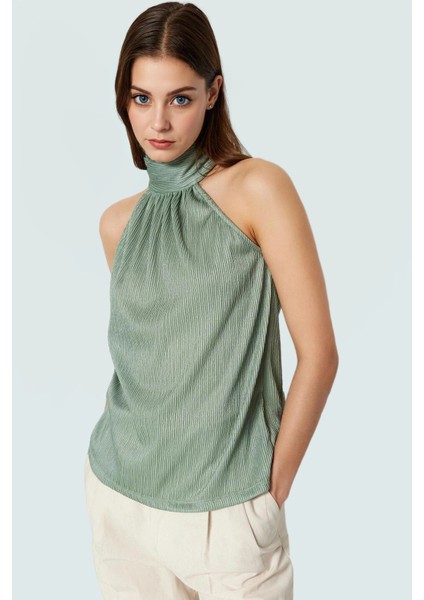 Kadın Yazlık Bluz Halter Yaka Pilise Dokuma Regular Kalıp Polyester Kumaş modelleri