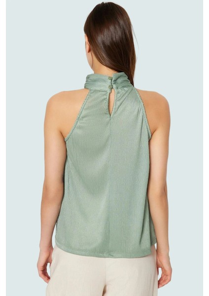 Kadın Yazlık Bluz Halter Yaka Pilise Dokuma Regular Kalıp Polyester Kumaş fırsatları