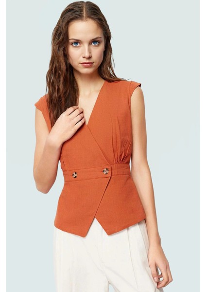 Pamuklu Keten Görünümlü Bluz; V Yaka Düğmeli Kolsuz Fitted Kalıp Özel Tasarım Özenle Seçilmiş