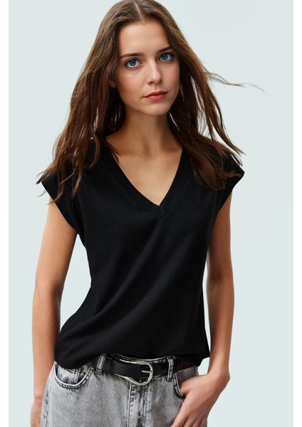 Yazlık Kadın Bluz Viskoz V Yaka Ay Kol Regular Kalıp Yüksek Kalite Özel Tasarım