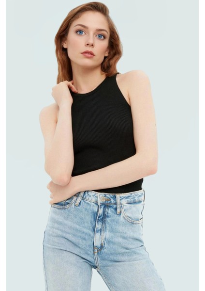 Rahat Yazlık Bluz Viskoz Triko Bisiklet Yaka Fitted Kalıp Kolsuz Premium Kalite