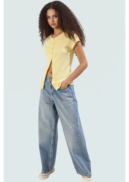 100 Pamuk Ribana Kumaştan Üretilen Düğmeli Fitted Bluz Yüksek Kalite Modern Stil Dayanıklı Malzeme fiyatları