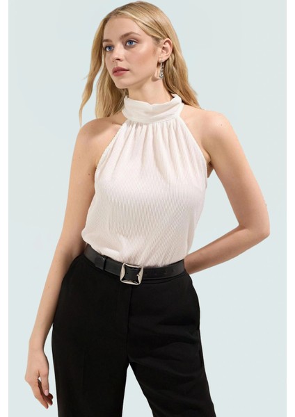 Iş ve Günlük Kullanım Için Polyester Örme Pilise Bluz Halter Yaka Profesyonel Görünüm