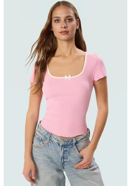 Pamuklu Örme Bluz Fitted Kalıp Havuz Yaka Kısa Kol Modern Stil Trend Tasarım