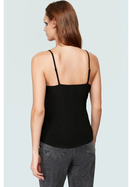 Yazlık Mürdüm Örme Bluz; V Yaka Ince Askılı Dantel Detaylı Iş Için Uygun Modern Stil Rahat ve Şık modelleri