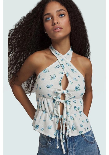 V Yaka Bağlamalı Bluz Rahat Şık Yazlık Örme Kumaş Zarifane Tasarım Modern Stil ve