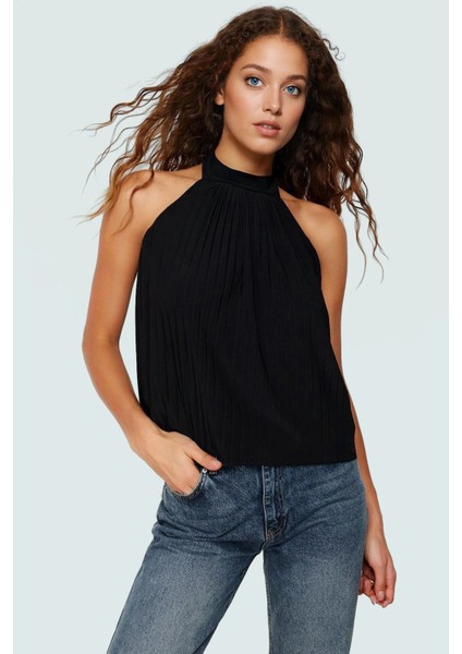 Regular Kalıp Polyester Bluz Halter Yaka Pilise Detaylı Yazlık Konforlu Kesim Uzun Ömürlü