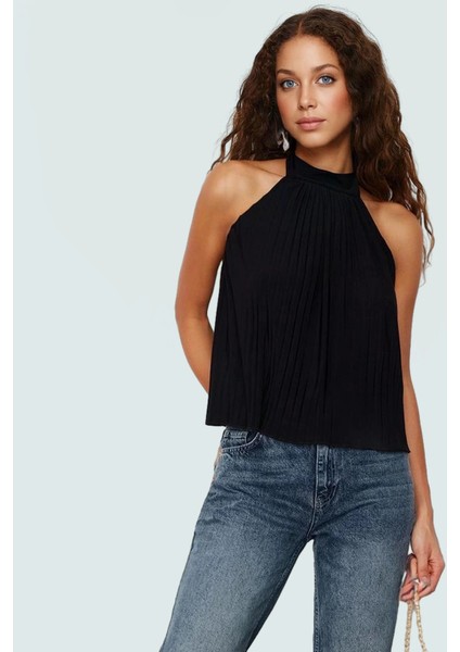 Regular Kalıp Polyester Bluz Halter Yaka Pilise Detaylı Yazlık Konforlu Kesim Uzun Ömürlü fiyatları