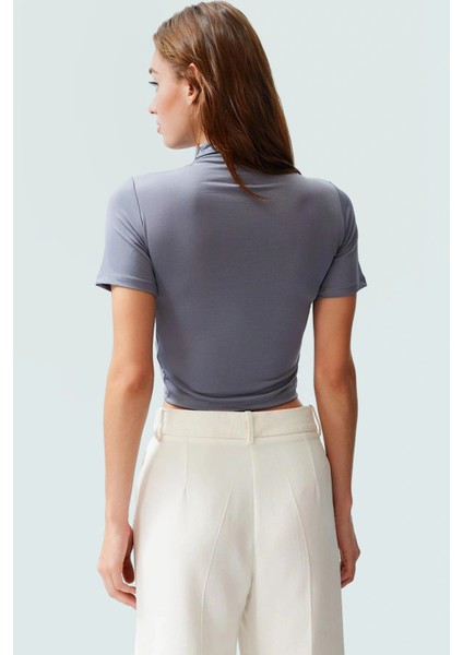 Şık Dik Yaka Crop Bluz Örme Kumaş Kruvaze Yazlık Modern Stil Rahat ve Özel Tasarım