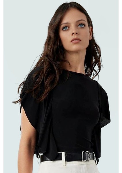 Örme Crop Bluz Bisiklet Yaka Fırfırlı Kollar Rahat Kalıp ve Şık Konforlu Kesim