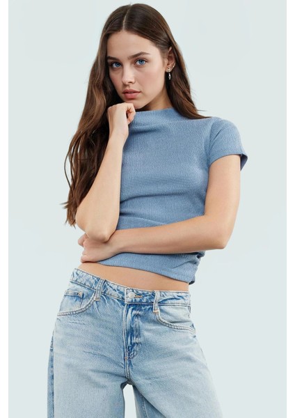 Polyester Karışımlı Bluz Crop Boy Fitted Kalıp Kısa Kol Seçkin Malzeme Dayanıklı fiyatları