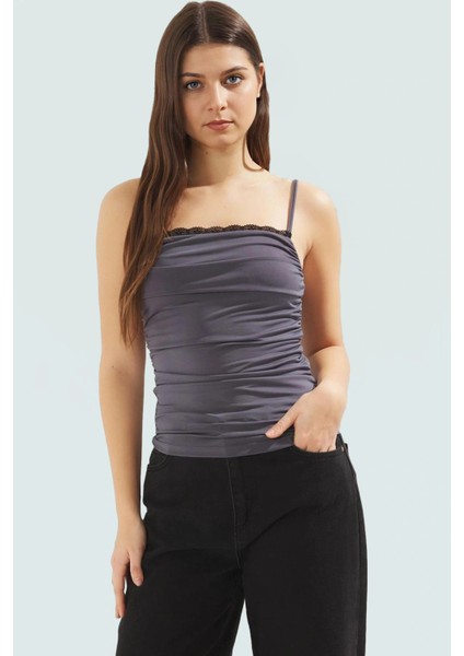 Ince Askılı Kare Yaka Polyester Bluz Micro Örme Kumaş Fitted Kalıp Günlük Şıklık