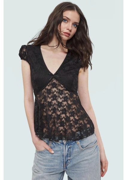 Asimetrik Dantel Bluz Fitted Kalıp V Yaka Renk Regular Boy Örme Kumaş Gündüz Gece Kullanımı fiyatları