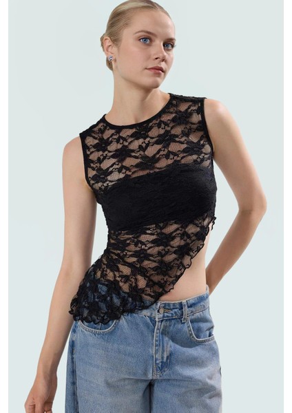 Yazlık Kolsuz Dantel Bluz Fitted %99 Poliamid Rahat Günlük Stil Özenle Seçilmiş Uzun Ömürlü
