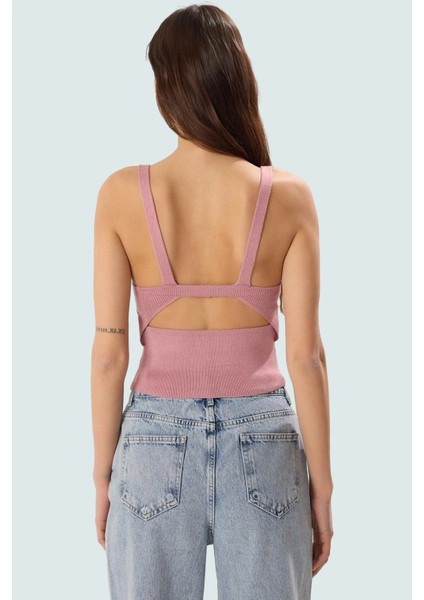 Yazlık Kolsuz Triko Bluz V Yaka Fitted Kalıp Premium Kalite Seçkin Malzeme Rahat Kullanım modelleri