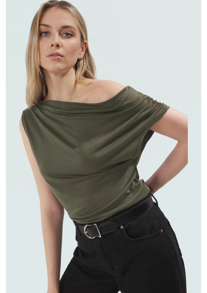 Akışkan Modal Kumaşlı Kolsuz Bluz Fitted Günlük Casual Şık Renk Modern Stil Yüksek Kalite