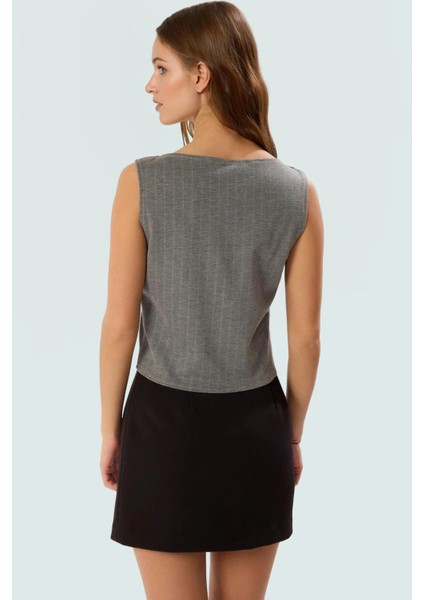 Kolsuz Bluz Yazlık Casual Fitted Interlok Örme Kumaş Özenle Seçilmiş Kaliteli Işçilik modelleri