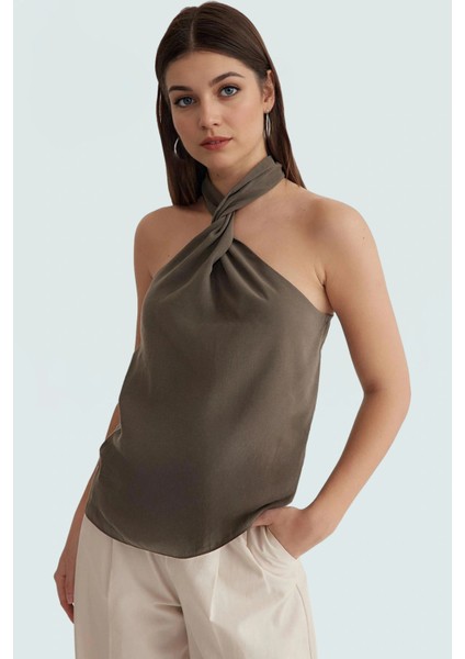 Boyundan Düğümlü Bluz Şık ve Rahat Yazlık Moda Trend Tasarım Özenle Seçilmiş fiyatları