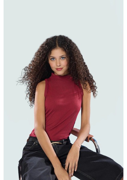 Yazlık Kolsuz Fitted Bluz Dik Yaka Poliviskon Kaşkorse Günlük Stil Zarifane Tasarım fiyatları