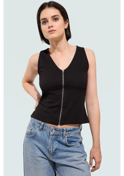 Yazlık Kadın Bluz Fitted Likralı Kolsuz Çift Fermuarlı Özel Tasarım Özenle Seçilmiş