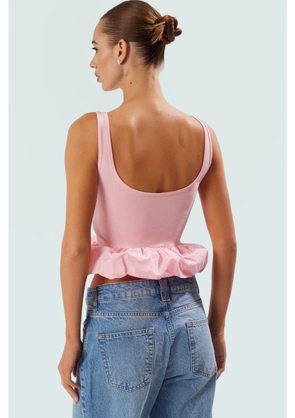 Fitted Havuz Yaka Crop Bluz 96% Pamuk Yazlık Örme Kumaş Zarifane Tasarım Modern Stil