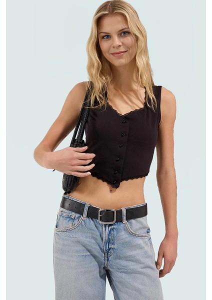 Kolsuz Dantel Detaylı Pamuklu Crop Bluz Fitted Kalıp Yazlık Özel Tasarım Rahat Kullanım fiyatları