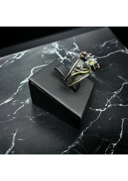 Siyah Safir, Akuamarin, Zümrüt ve Yakut Taşlarından Oluşan Tasarım Yüzük indirimleri