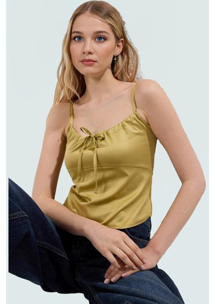 Regular Kalıp Saten Bluz Kolsuz Ince Askılı Rahat Günlük Kaliteli Işçilik Modern Stil