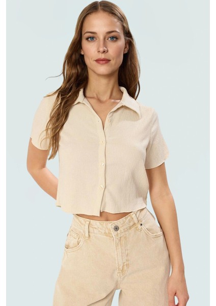 Örme Bürümcük Dokulu Crop Bluz Polo Yaka Kısa Kollu Seçkin Malzeme Zarifane Tasarım fiyatları