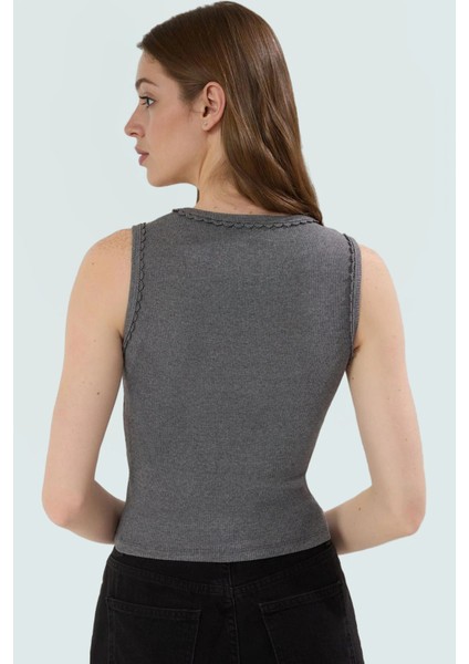 Yazlık Kolsuz Bluz Havuz Yaka Fitted Kalıp Rejenere Kaşkorse Kumaş Trend Tasarım modelleri