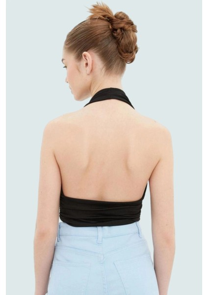 Vücuda Oturan Crop Bluz Boyundan Bağlamalı Örme Kumaş Modern Stil Premium Kalite modelleri