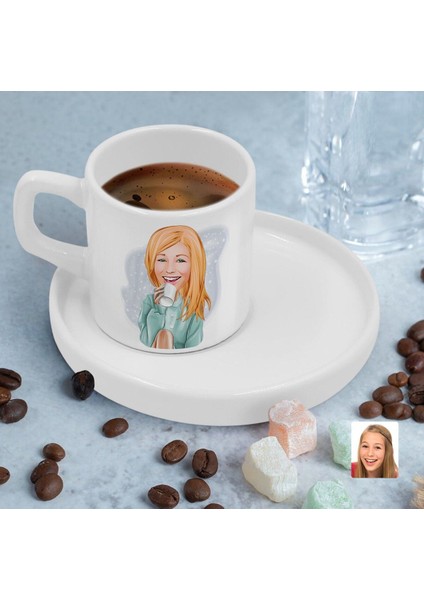 Kişiye Özel Kadın Karikatürlü Kahve Fincanı ve Sunum Tabakası, Beyaz